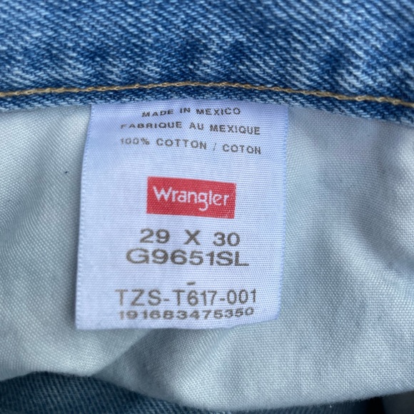 Women’s Wrangler Denim Shorts - Picture 4 of 4